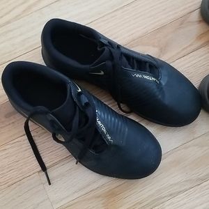 Nike boy's sneakers, sz 4